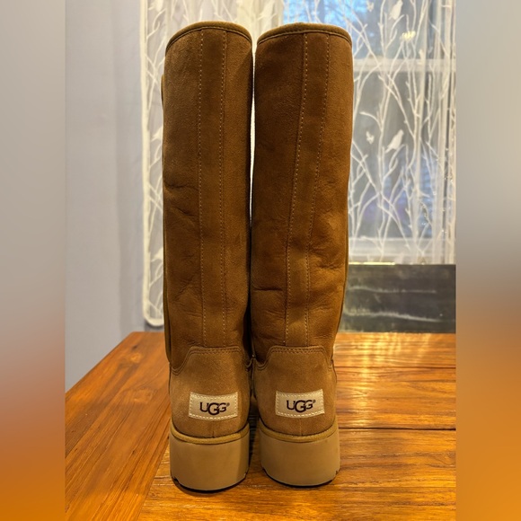 UGG Tall classic boots size 6.5 chestnut color in great conditions - Picture 3 of 10
